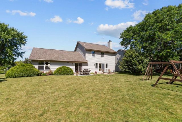 3040 PARK LAWN COURT, Appleton, WI 54911