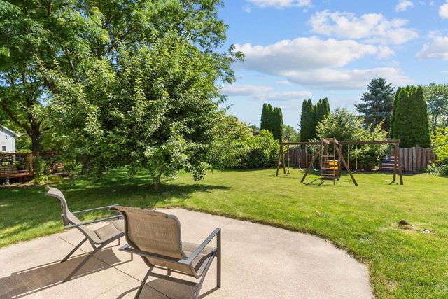 3040 PARK LAWN COURT, Appleton, WI 54911