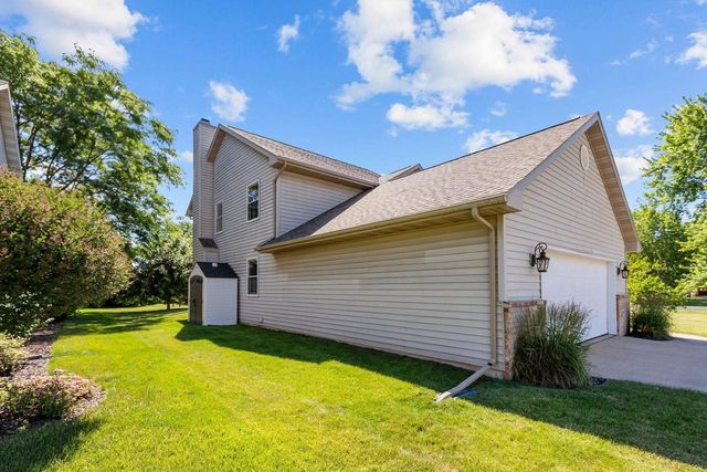 3040 PARK LAWN COURT, Appleton, WI 54911