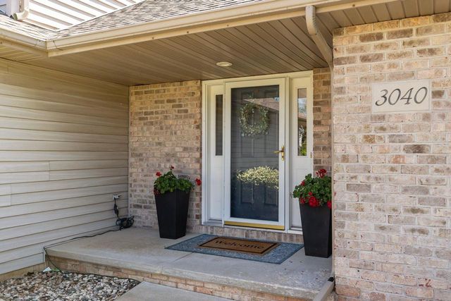 3040 PARK LAWN COURT, Appleton, WI 54911