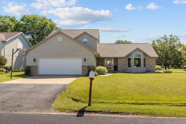3040 PARK LAWN COURT, Appleton, WI 54911