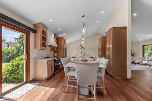 3040 PARK LAWN COURT, Appleton, WI 54911