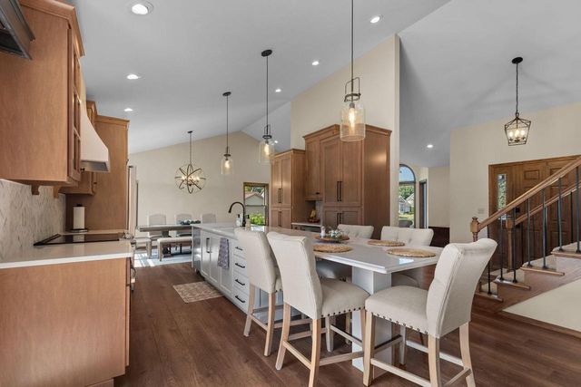 3040 PARK LAWN COURT, Appleton, WI 54911