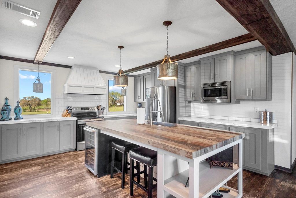 206 Scarlett Road, Weatherford, TX 76087