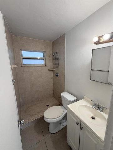 1124 NW 2ND Street 2, Fort Lauderdale, FL 33311