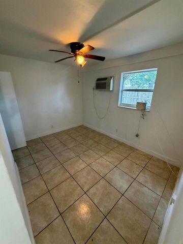 1124 NW 2ND Street 2, Fort Lauderdale, FL 33311