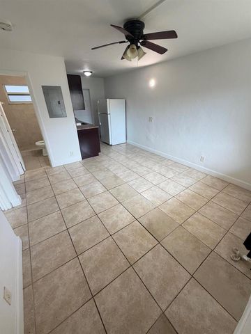 1124 NW 2ND Street 2, Fort Lauderdale, FL 33311