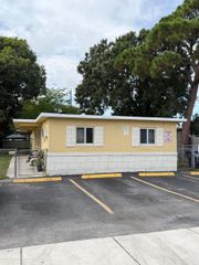 1124 NW 2ND Street 2, Fort Lauderdale, FL 33311