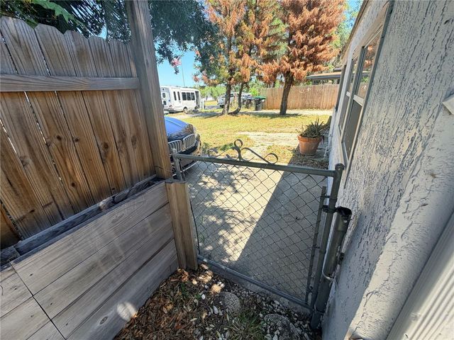 2216 MAYFLOWER AVENUE, Apopka, FL 32703