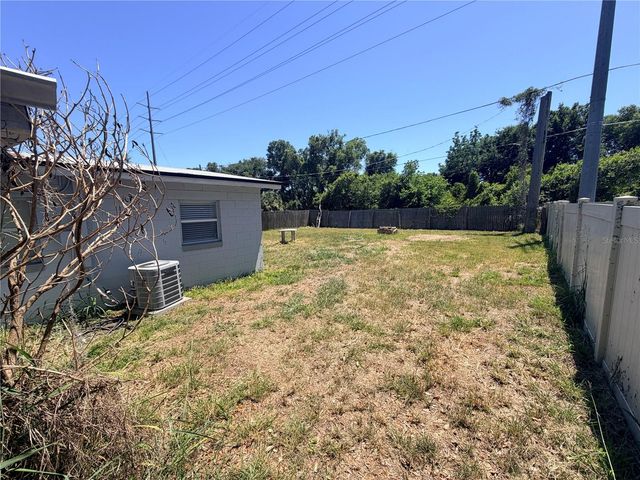 2216 MAYFLOWER AVENUE, Apopka, FL 32703