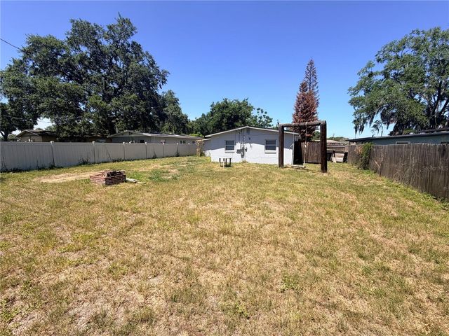 2216 MAYFLOWER AVENUE, Apopka, FL 32703