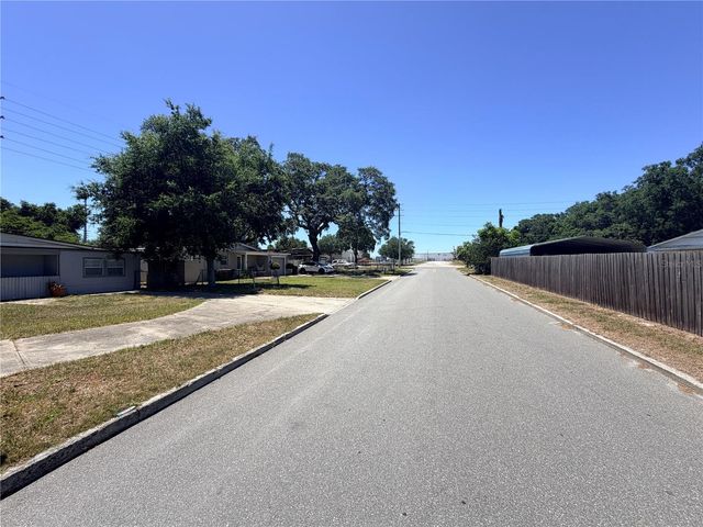 2216 MAYFLOWER AVENUE, Apopka, FL 32703