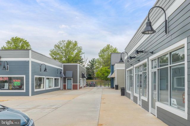 1043 WALKER RD, Dover, DE 19904