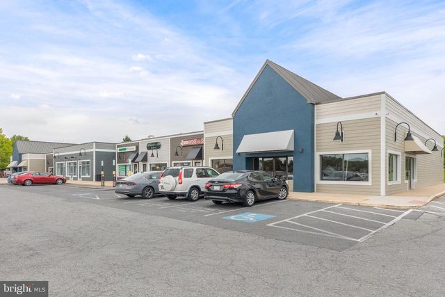 1043 WALKER RD, Dover, DE 19904