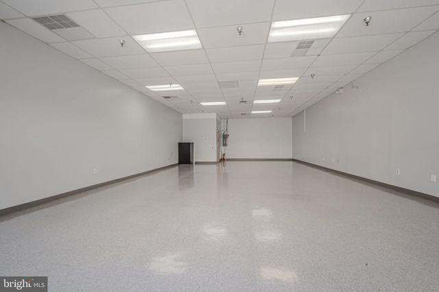 1043 WALKER RD, Dover, DE 19904