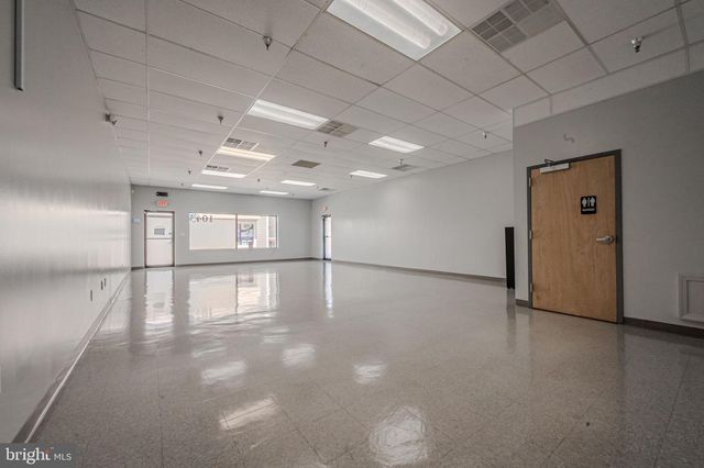 1043 WALKER RD, Dover, DE 19904