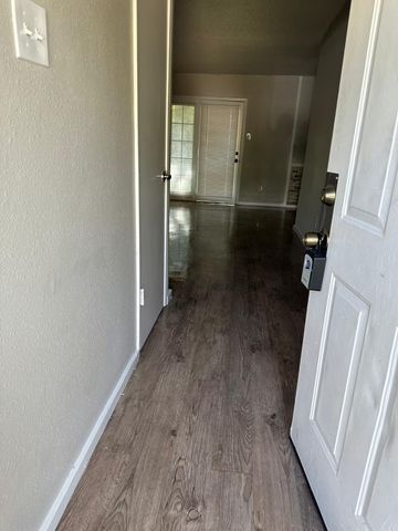 6840 Margaret Drive, Forest Hill, TX 76140