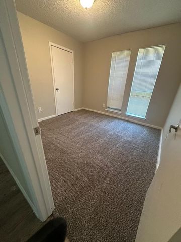 6840 Margaret Drive, Forest Hill, TX 76140
