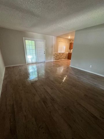 6840 Margaret Drive, Forest Hill, TX 76140