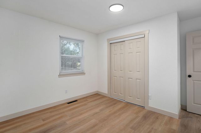 1934 N Yates Avenue, Springfield, MO 65803