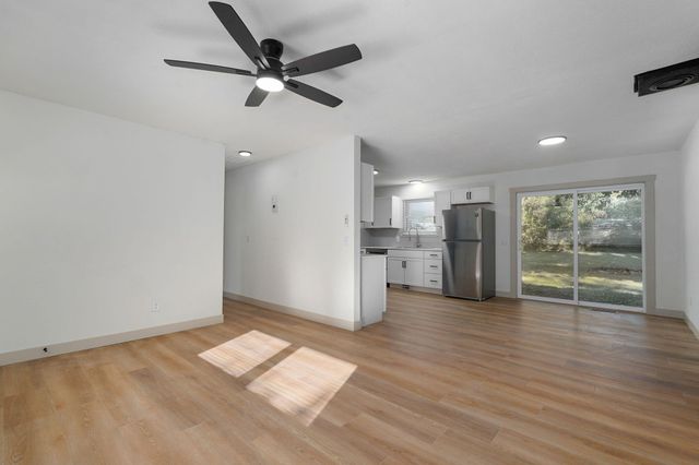 1934 N Yates Avenue, Springfield, MO 65803