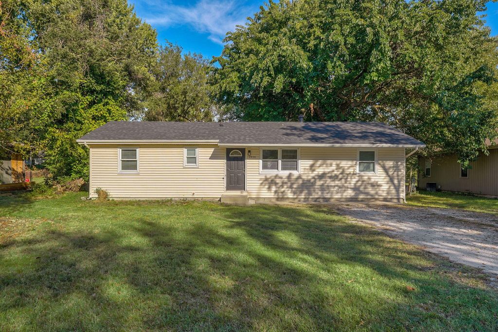 1934 N Yates Avenue, Springfield, MO 65803