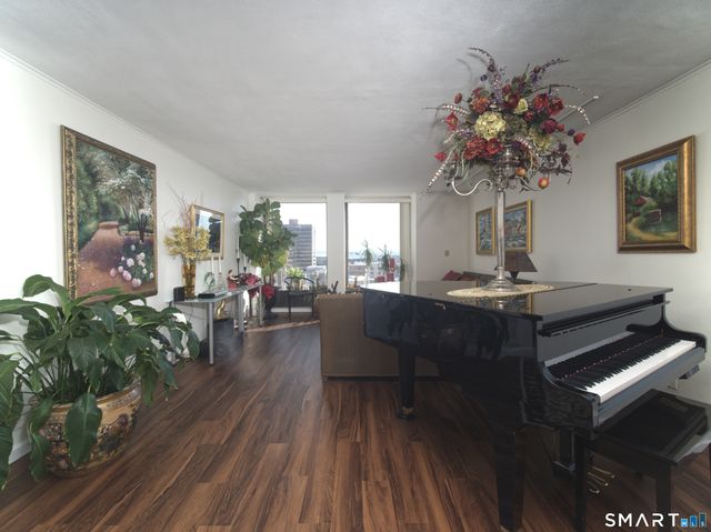 1 Gold Street APT 12G, Hartford, CT 06103