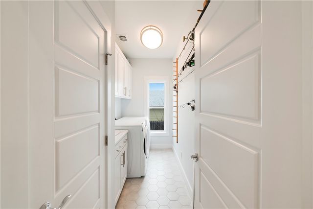 512 S Station St, Port Aransas, TX 78373