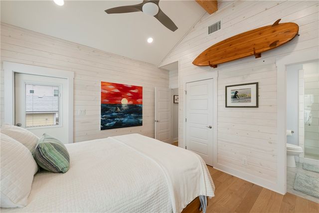 512 S Station St, Port Aransas, TX 78373