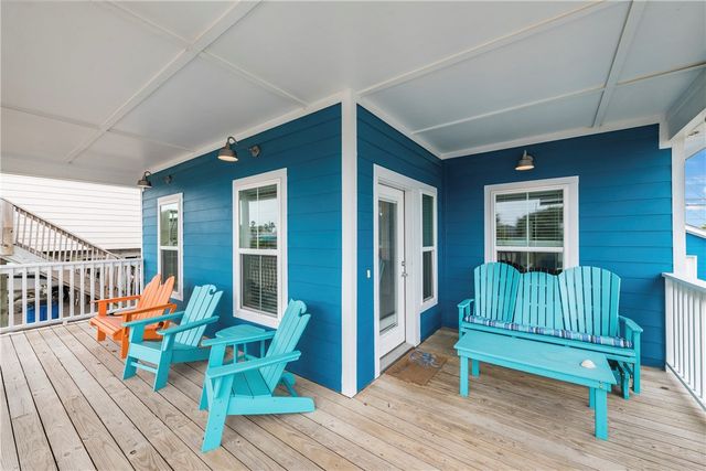 512 S Station St, Port Aransas, TX 78373