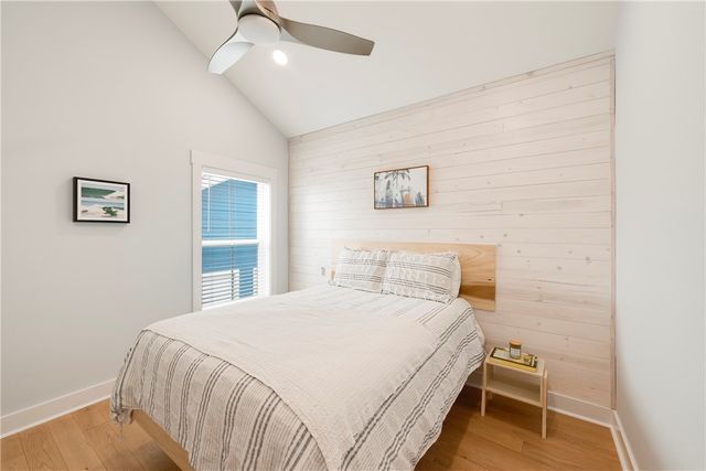 512 S Station St, Port Aransas, TX 78373