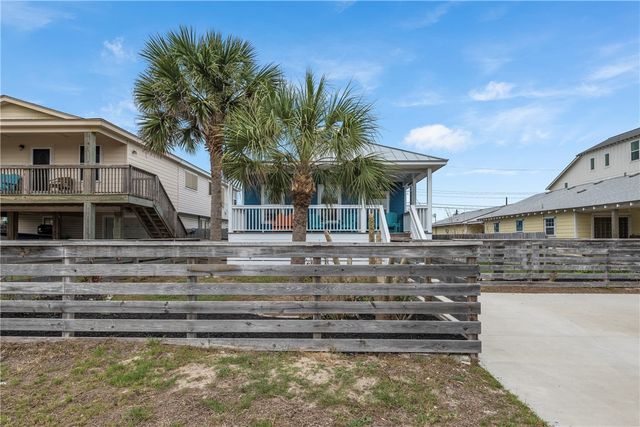 512 S Station St, Port Aransas, TX 78373