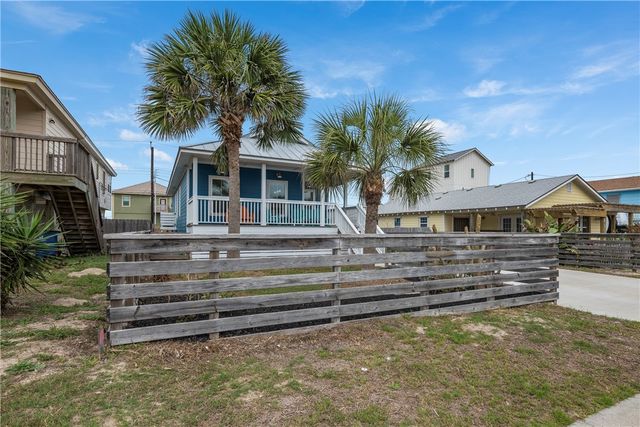 512 S Station St, Port Aransas, TX 78373