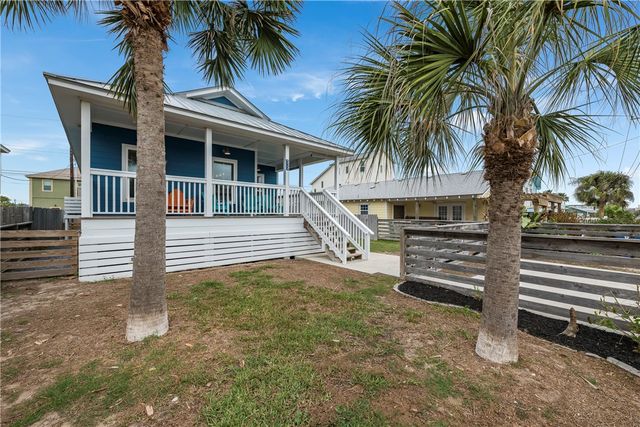 512 S Station St, Port Aransas, TX 78373