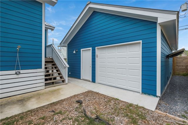 512 S Station St, Port Aransas, TX 78373