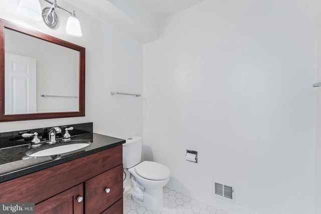 1443 HAMPTON HILL CIR, Mclean, VA 22101