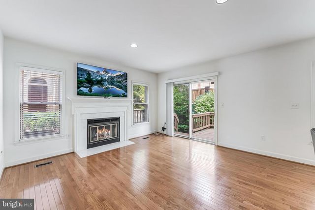1443 HAMPTON HILL CIR, Mclean, VA 22101