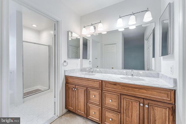 1443 HAMPTON HILL CIR, Mclean, VA 22101