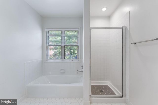 1443 HAMPTON HILL CIR, Mclean, VA 22101