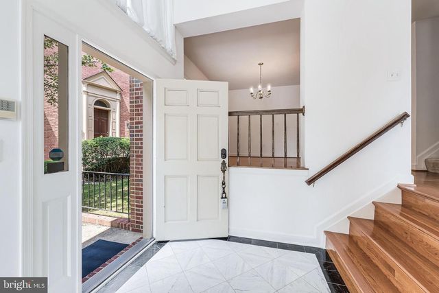 1443 HAMPTON HILL CIR, Mclean, VA 22101