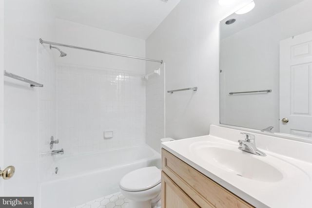 1443 HAMPTON HILL CIR, Mclean, VA 22101