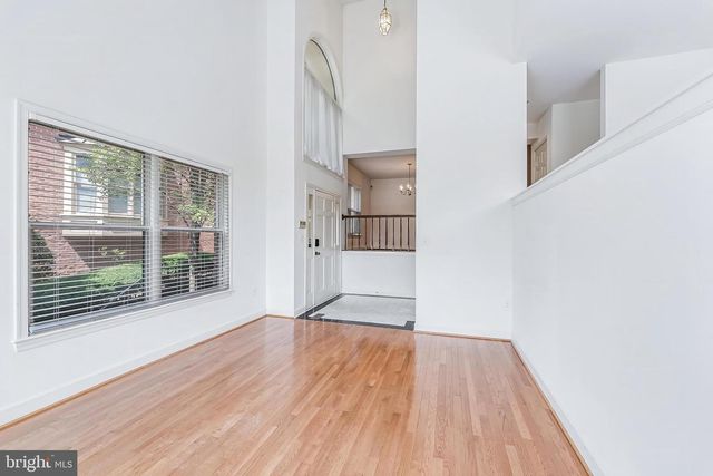 1443 HAMPTON HILL CIR, Mclean, VA 22101