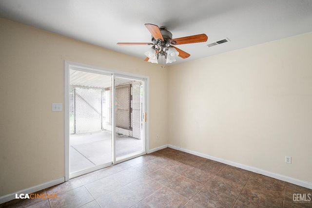 9820 Battersea Park Drive, Bakersfield, CA 93312