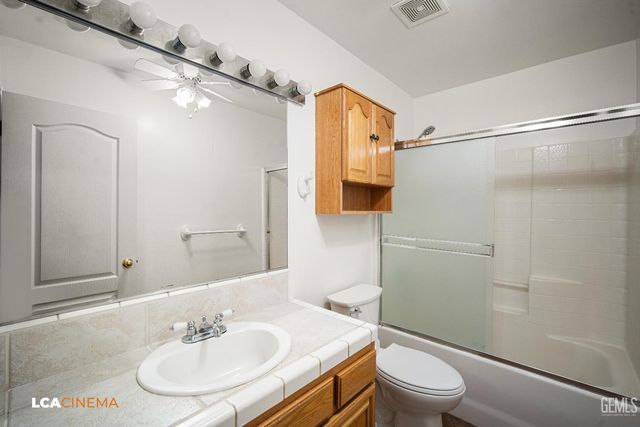 9820 Battersea Park Drive, Bakersfield, CA 93312