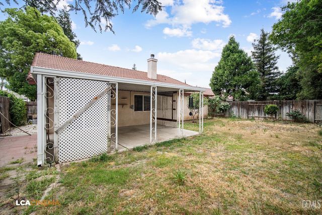 9820 Battersea Park Drive, Bakersfield, CA 93312