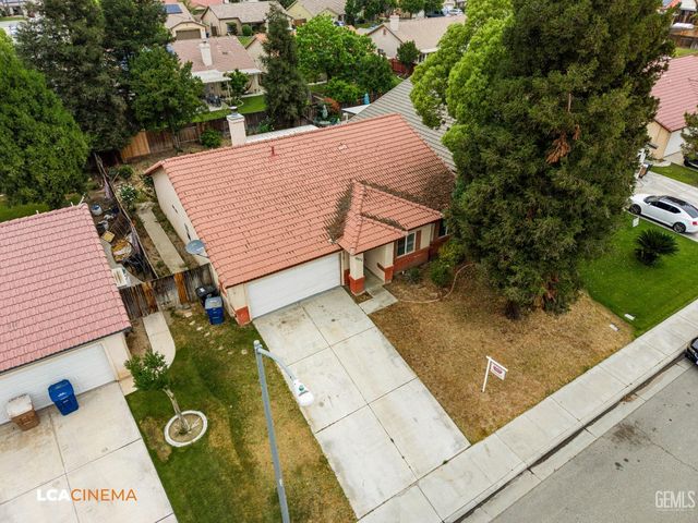 9820 Battersea Park Drive, Bakersfield, CA 93312