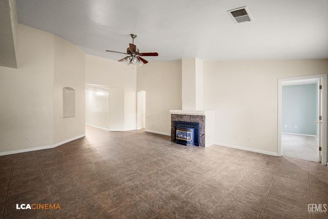 9820 Battersea Park Drive, Bakersfield, CA 93312