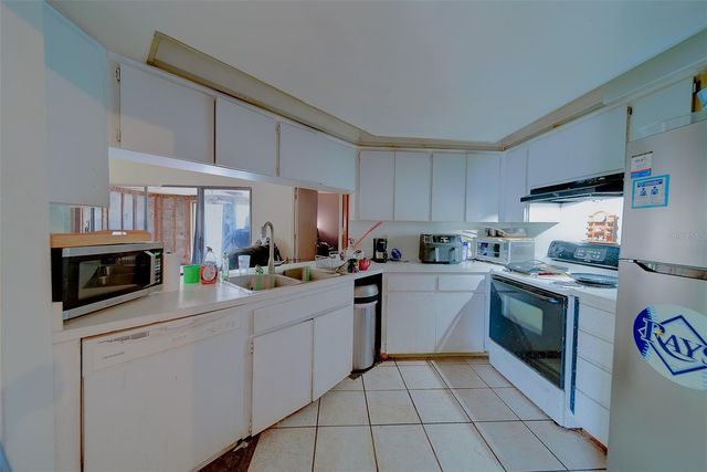 7833 BRISTOL COURT, St Petersburg, FL 33709