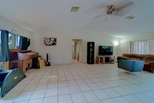 7833 BRISTOL COURT, St Petersburg, FL 33709