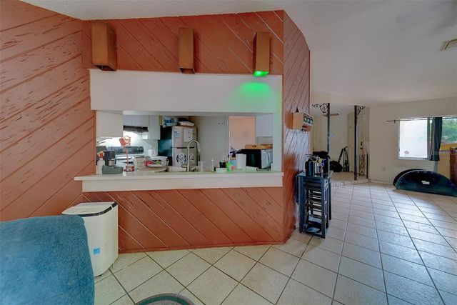 7833 BRISTOL COURT, St Petersburg, FL 33709